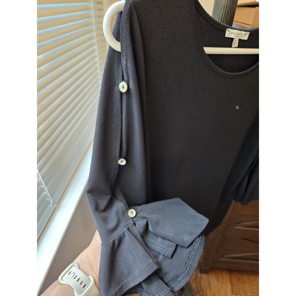 Green Envelope Black Elbow Length Sleeve Black Blouse with Keyhole Openings, M - Picture 4 of 7